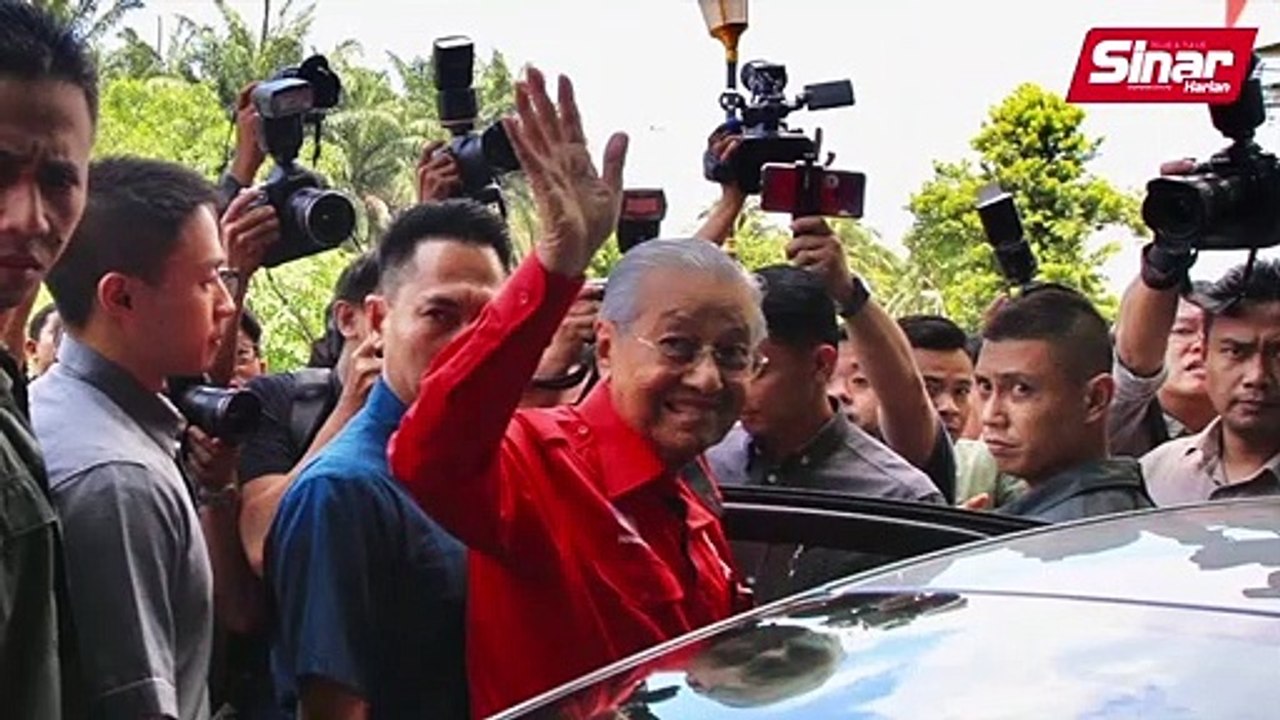 Tun M letak jawatan, siapa PM-8?
