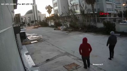 Aynada kendini gören hırsız