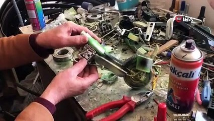 Hurdacıdan kilosu 2 liraya aldığı atık ürünlerle birbirinden ilginç oyuncak araçlar yapıyor