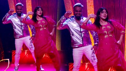 Mujhse Shadi Karoge; Shehnaz Gill dances with Indeep Bakshi; Watch Video |FilmiBeat