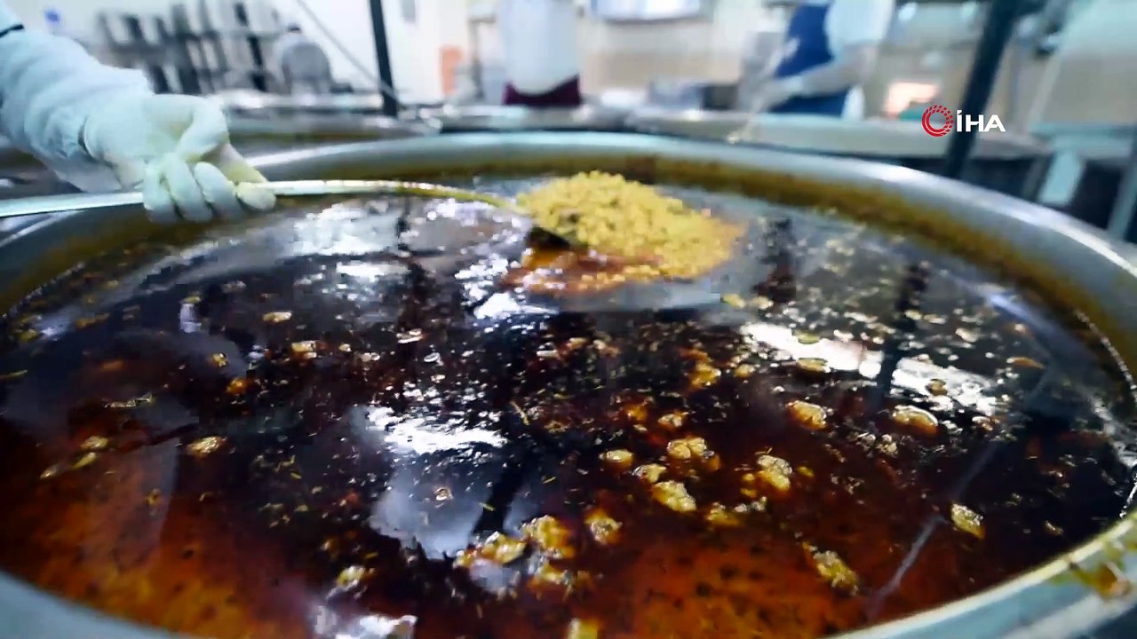 Kazanlar binlerce kişi için kaynıyor