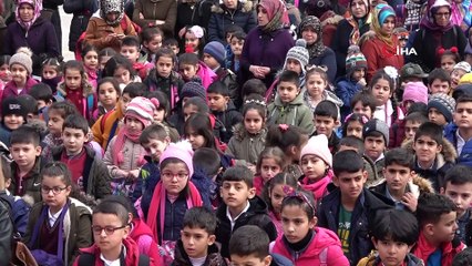 Depremde hayatını kaybeden Miraç Ali'nin arkadaşları ilk derse hüzünlü başladı