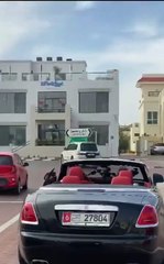 شاهد.. رقص معتصم النهار وميساء مغربى فى شوارع دبى على "بنت الجيران"