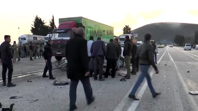 Kazazedelere ilk müdahaleyi yoldan geçen sağlıkçı çift yaptı