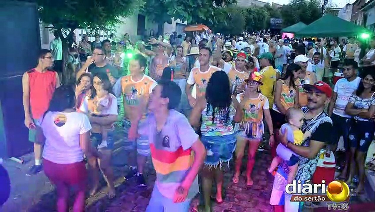 Três blocos animam o domingo de carnaval na cidade de Cajazeiras