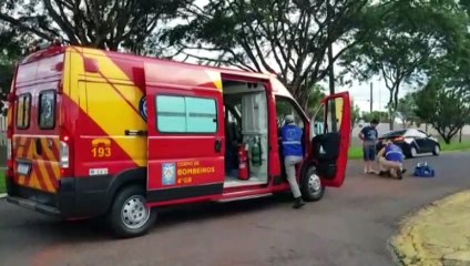 Condutor de carro foge após derrubar motociclista na Avenida Rocha Pombo