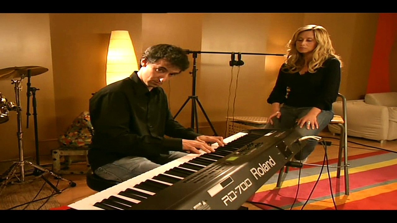 Chante avec Lara Fabian – Cours Particulier : "Préparons-nous" / "Apprnons les chansons" / "Les derniers conseils" / "Le Bêtisier" | (From LARA FABIAN : "Chante avec Lara Fabian – Cours Particulier") – (Édition Collector)