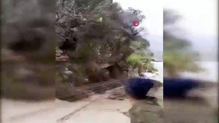 Aydın'da heyelan yol böyle kapattı