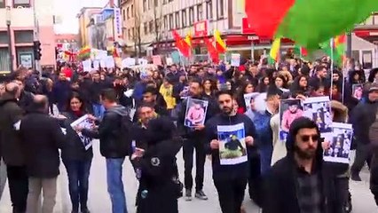 Unis contre le racisme dans les rues d'Hanau en Allemagne