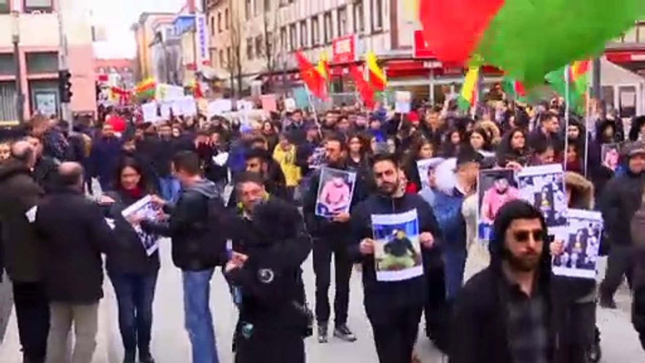 'Rassismus tötet' - Gegen Hass und Hetze protestieren 6.000 in Hanau