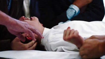 Charlatan movie clip - You muts be brave, Johana!