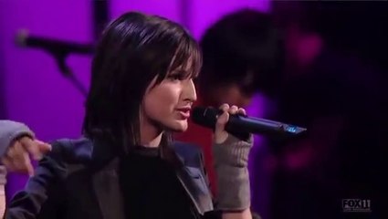 Ashlee Simpson - Santa Baby + La La Live @ Jingle Ball Rock