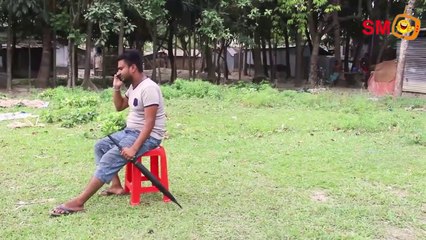 Only the best friends can make fun like this !!!