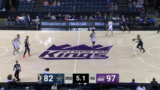 Kyle Guy sinks the shot at the buzzer