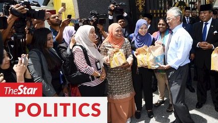 King tells pressmen he will do his best amid current political uncertainties