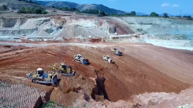 Five Cat D9T Cat D9R And Komatsu D275AX Bulldozers Working Team