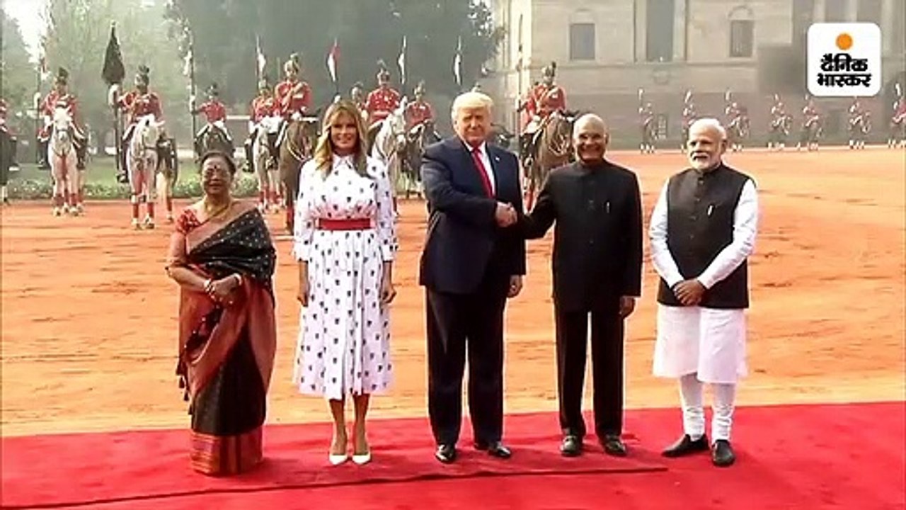 ट्रम्प ने राजघाट पर बापू को दी श्रद्धांजलि