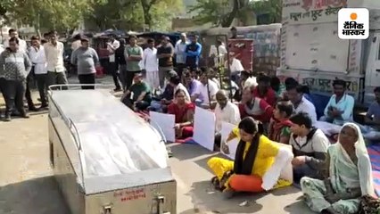 आगजनी के मामले में गिरफ्तार नगर परिषद आयुक्त की माता का निधन