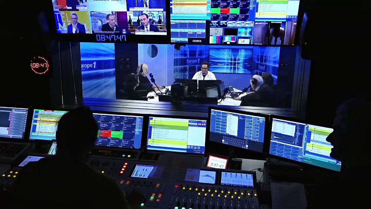 Philippe Douste-Blazy sur les mesures contre le Coronavirus : "c'est Anne Hidalgo qui a inventé le confinement à Paris !" (Canteloup)