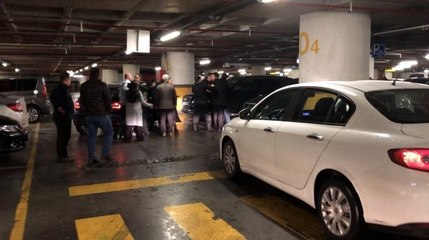 Alışveriş merkezinde park yeri kavgası