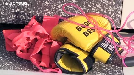 بطلة رومانيا في الملاكمة .. كيف تحولت من طفلة متشردة إلى قدوة لبنات بلدها؟