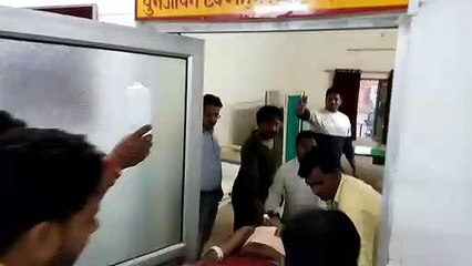 इटावा: कार की टक्कर से परीक्षा देने जा रहें छात्र हुआ घायल