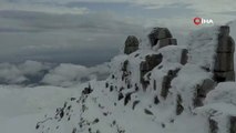 Dünyanın 8. harikası Nemrut Dağı’nda kar manzarası havadan görüntülendi