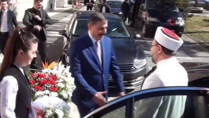 Diyanet İşleri Bakanı Erbaş’tan ırkçılık tepkisi