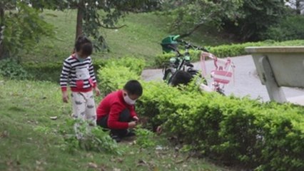 Las largas vacaciones de los niños vietnamitas por el COVID-19