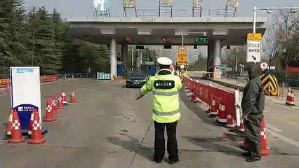 Coronavirus | patients of  Corona Virus are caught  on Highway in  China