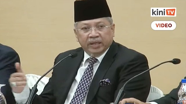 Terpaksa 'berkorban' sokong Tun M untuk stabilkan negara - Annuar Musa