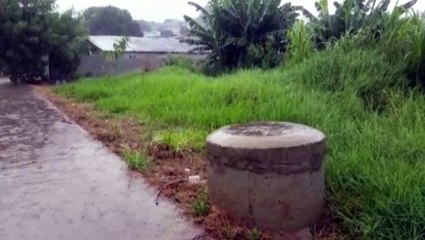 Esgoto volta e inunda residência no Bairro Floresta