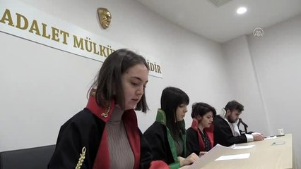 Kariyer fuarında öğrencilerin ilgisini en çok "duruşma salonu" çekti