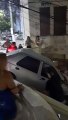 Carro fica preso na escadaria Maria Ortiz, no Centro de Vitória