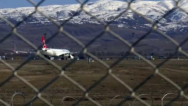 Türk vatandaşlarını İran'dan getiren uçak Esenboğa'da (2) - ANKARA