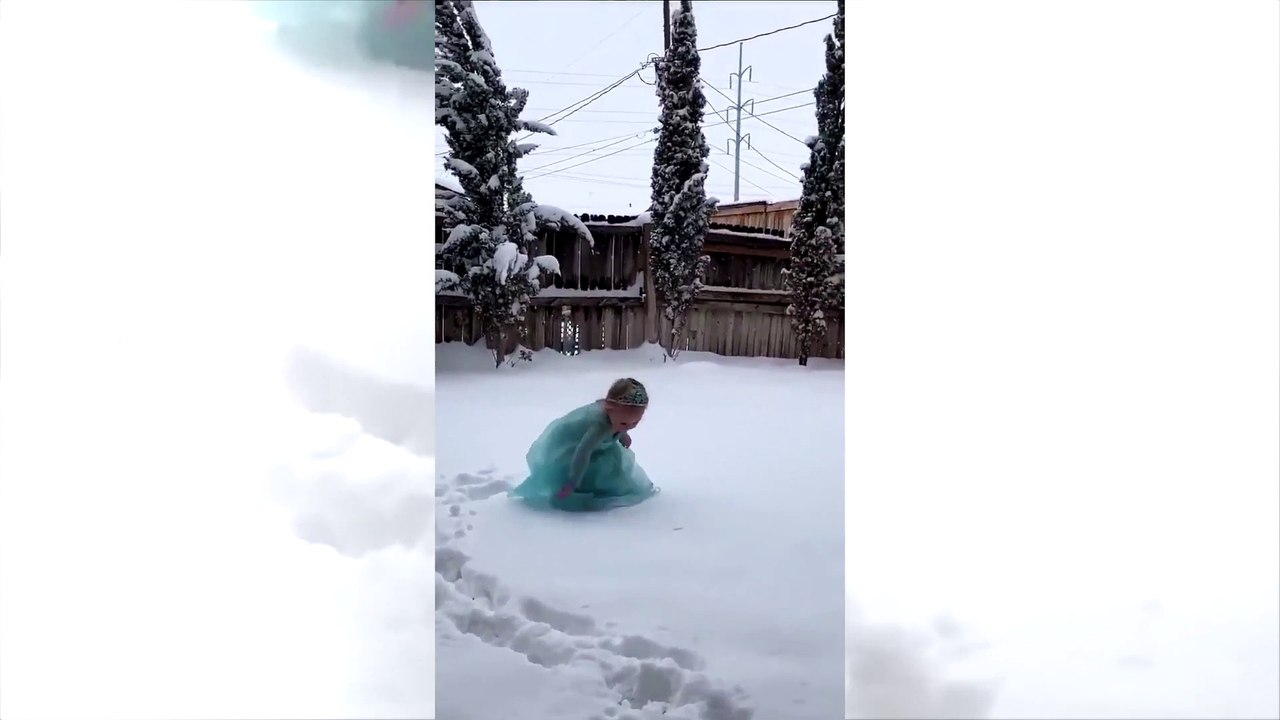 Cette rejoue la scène de "Libérée Délivrée" de la Reine des neiges
