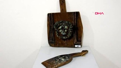 Balıkesir ingiliz öğretmen, ayvalık'ı eski eşyalara resmetti