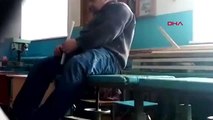Rusya'da derse alkollü giren öğretmen masadan düştü, sınıfta uyuyakaldı