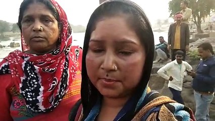 झाँसी -नदी में डूबा आदमी