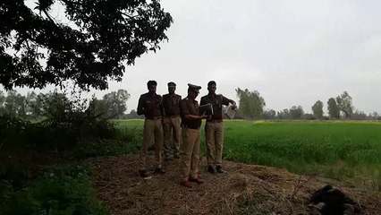 बाराबंकी : खेत में मिली लाश ग्रामीणों ने देखा तो मचा हड़कंप