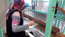 Yozgat kadınlar 'cicim dokuma' tekniği ile iplikten kilim üretiyor