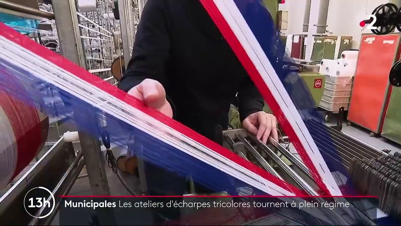 Municipales 2020 : les ateliers d'écharpes produisent à flux tendu