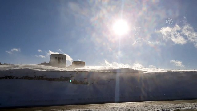 Kar ve tipi ulaşımı aksatıyor - ARDAHAN