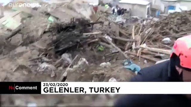 دشواری نجات روستاییان زلزله زده در برف و سرما در مرز ایران و ترکیه