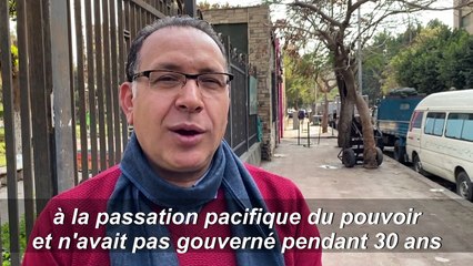 Des Egyptiens réagissent au décès de l'ancien président Hosni Moubarak