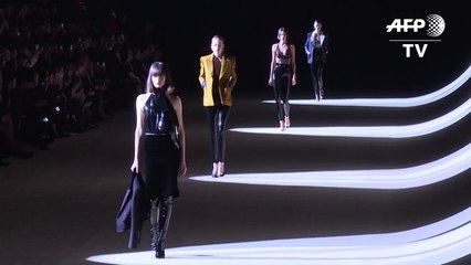 Paris Fashion week: retour en force des années 1980 au défilé Saint Laurent