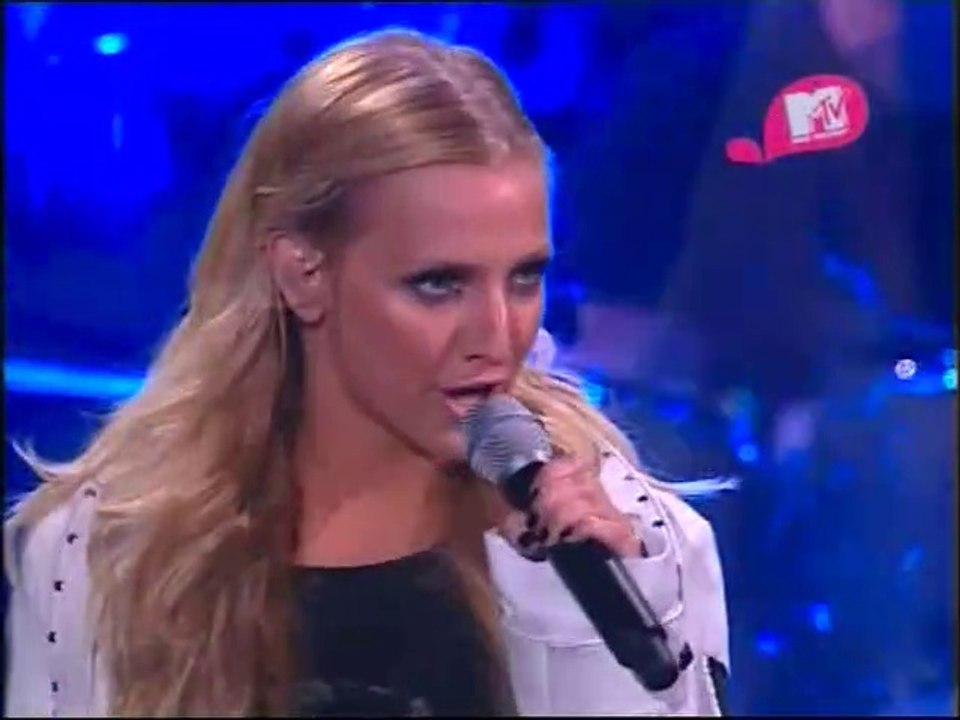 Ashlee Simpson - Boyfriend + L.O.V.E. Live on MTV Australian VMAs (HQ)