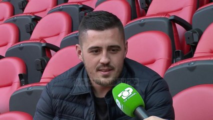 Derbi me 250 forca sigurie private! Këngëtari Majk spektakël në pushim të ndeshjes, 25 Shkurt 2020