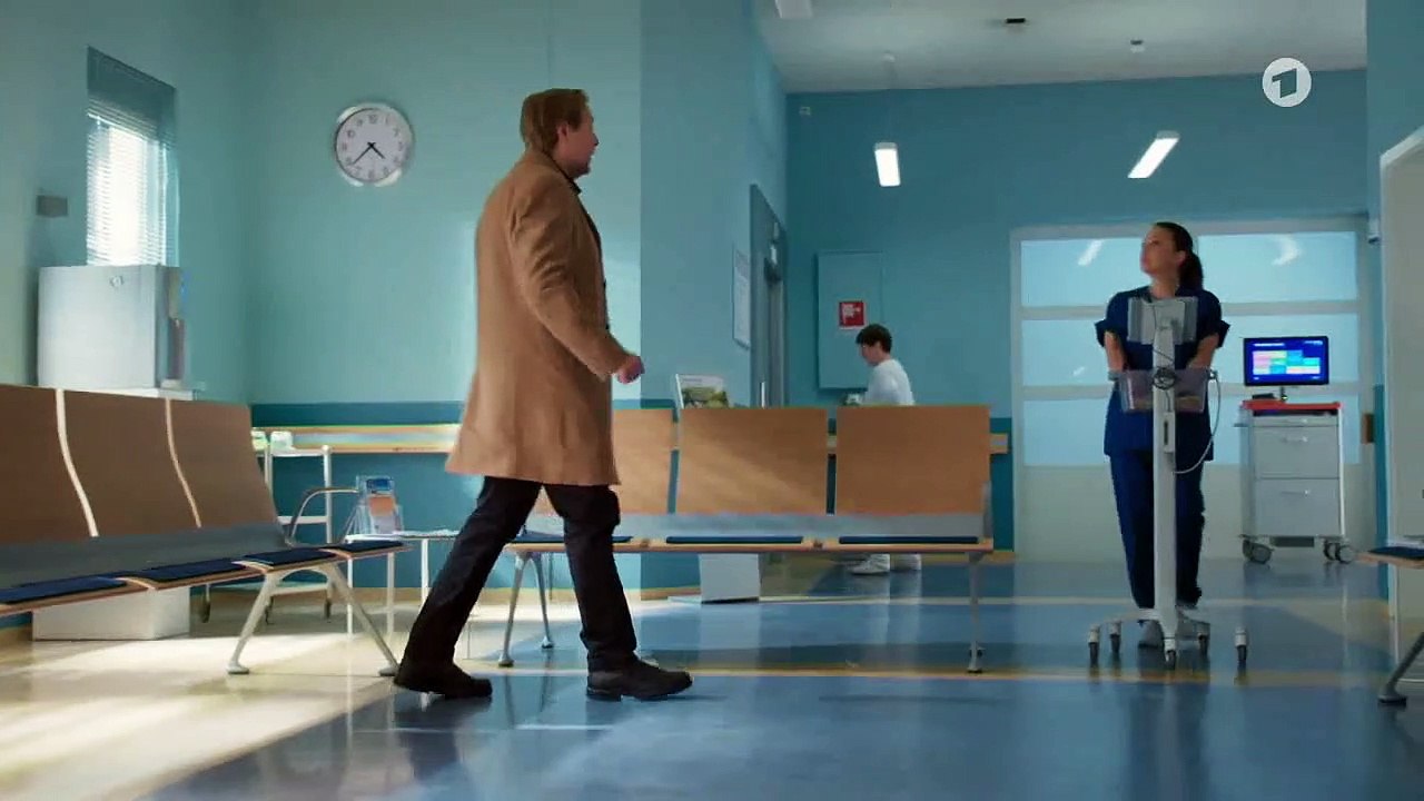 Bruchlandung (886) - In aller Freundschaft