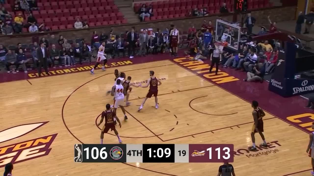 Big dunk from Levi Randolph